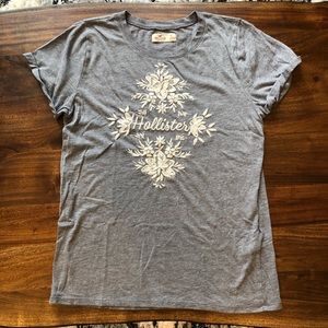 Hollister small grey tee with cream embroidered logo